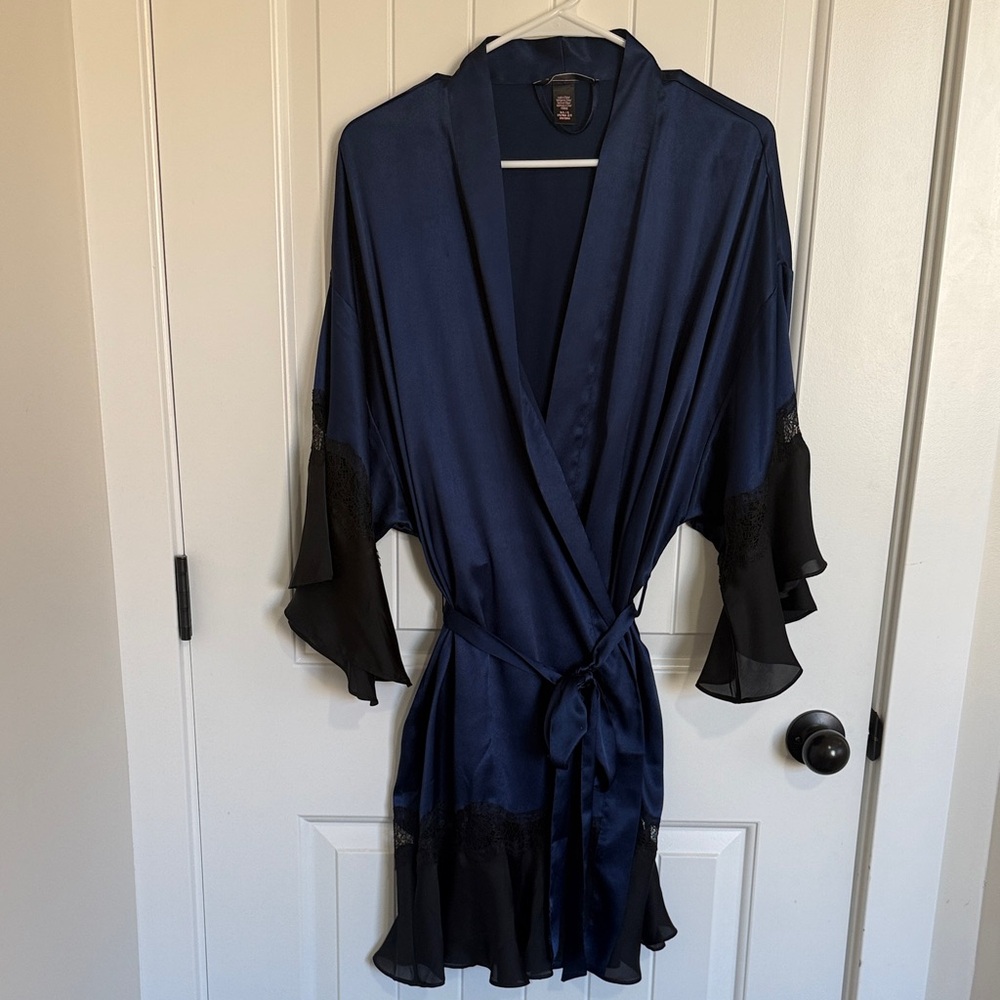 Victoria’s Secret Satin Flounce Black and Blue Kimono Robe With Lace Detail